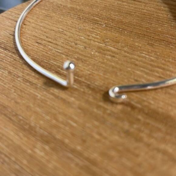 Vantel Pearls Bracelet Charm Destination Bracelet East in Silver Tone - Picture 7 of 7